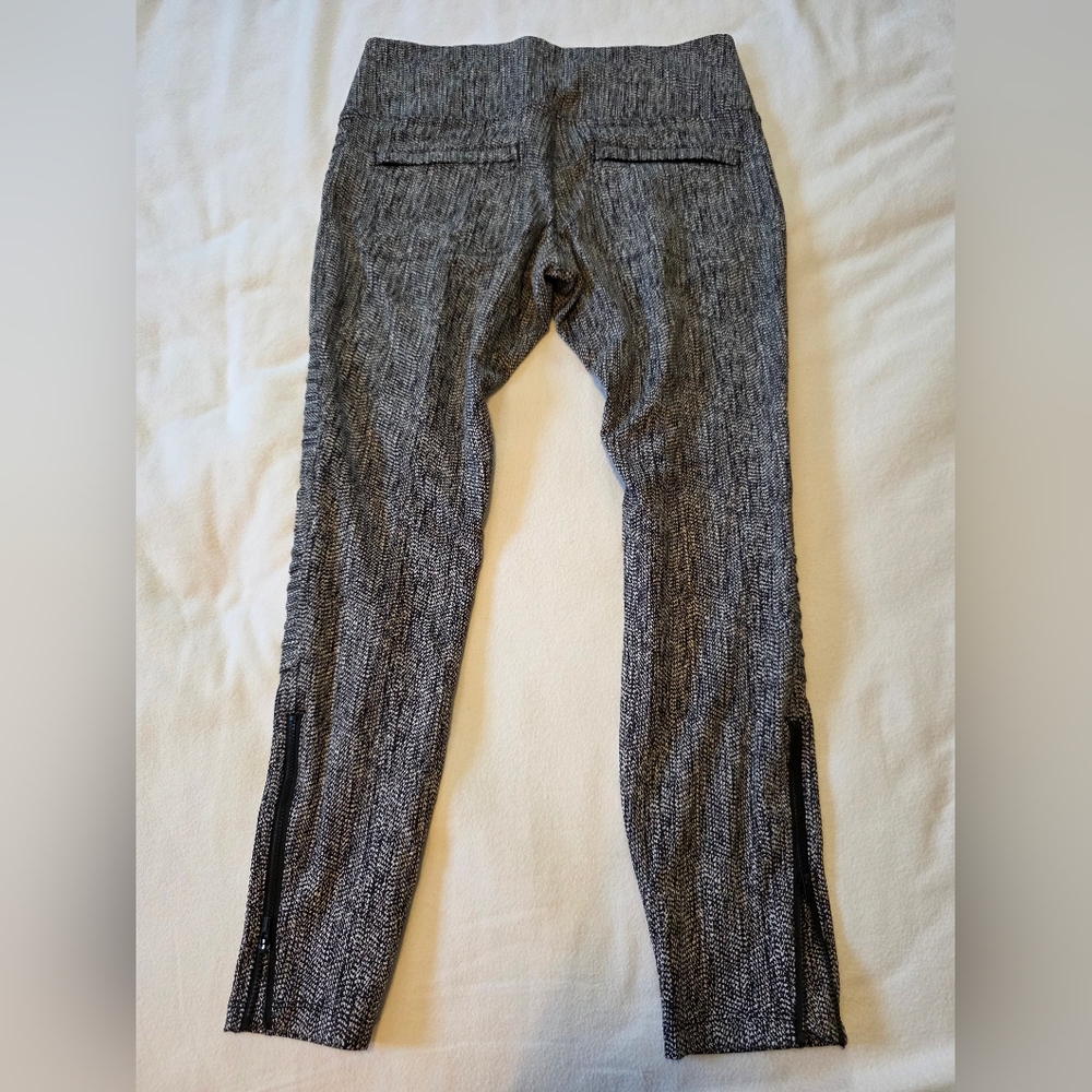 2 PAIRS ATHLETA LEGGINGS - Picture 6 of 13